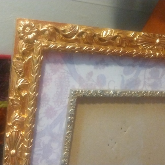 Beautiful Vintage 12X10 Gold Floral Motif Picture Frame with stand - Picture 4 of 4